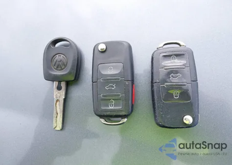 2007 Volkswagen Jetta Wolfsburg z USA, uszkodzony, nr VIN 3VWEF71K07M181537